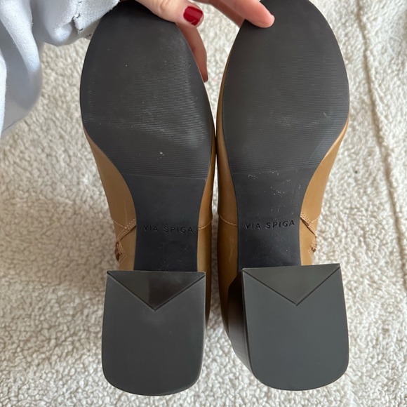 Via Spiga • Dina Leather Heeled Booties in Camel - Picture 6 of 8